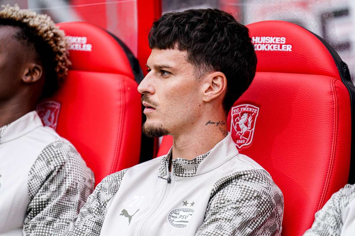 Debut amanat Dennis Man rezerva la PSV Eindhoven