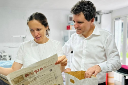 Nic Usor Dan si familia la atelierul de lana merinos