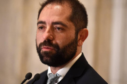 Radu Burnete Mergem pe sfoara din cauza datoriilor
