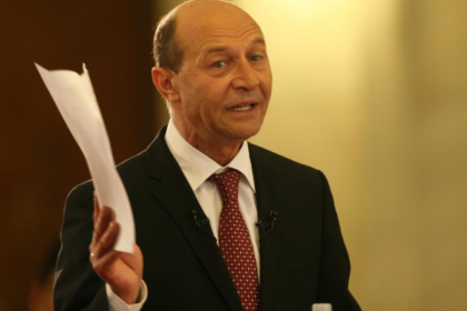 Traian Basescu a primit un apartament de la stat
