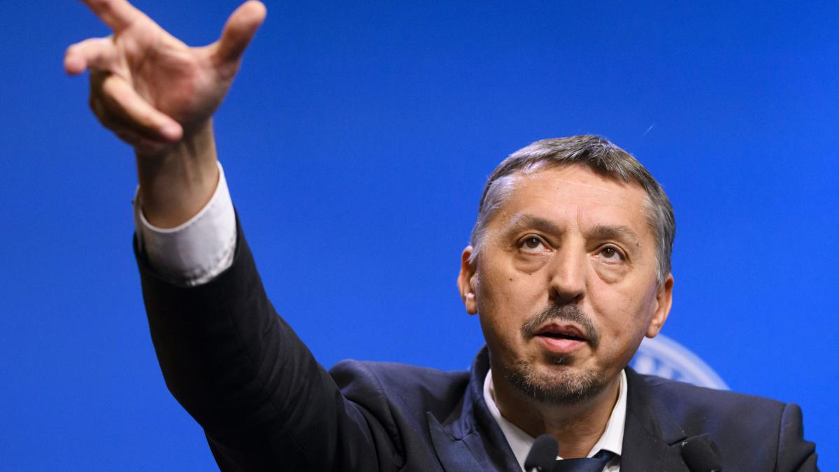 Daniel David isi va da demisia daca AUR castiga motiunea