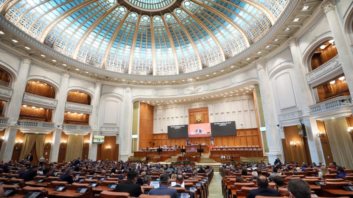 Deputatii au refuzat excluderea CCR din alegeri