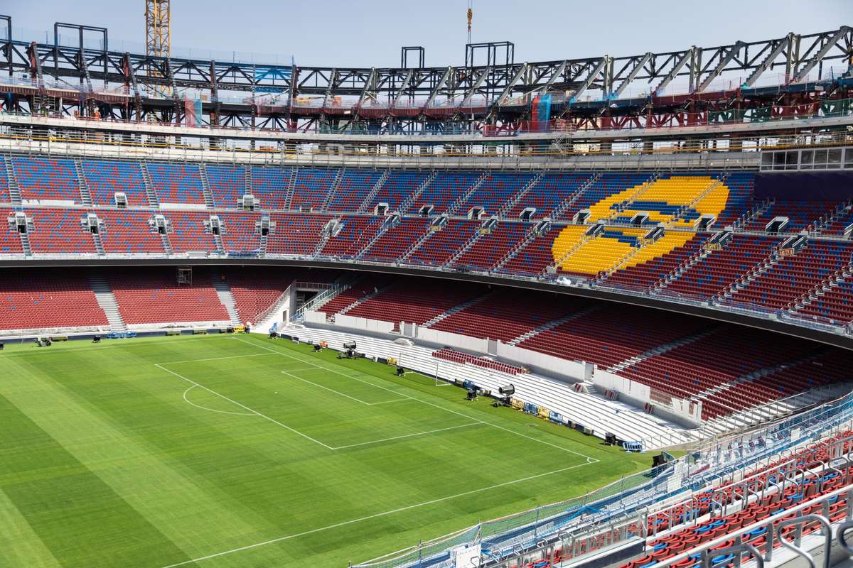 Dezamagire la Barcelona Meci cu Valencia pe stadion mic