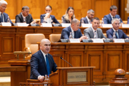 Noua sesiune incepe cu asumari si cinci motiuni de cenzura