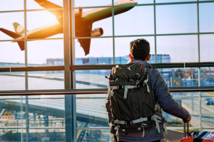 Pret plafonat apa 0 5 litri in aeroporturi si gari