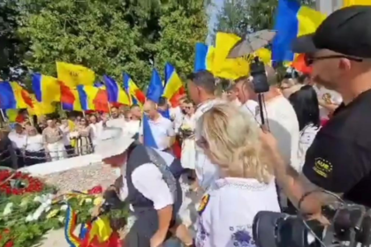 Scandal la Tebeas Preotul a dat afara un fotograf