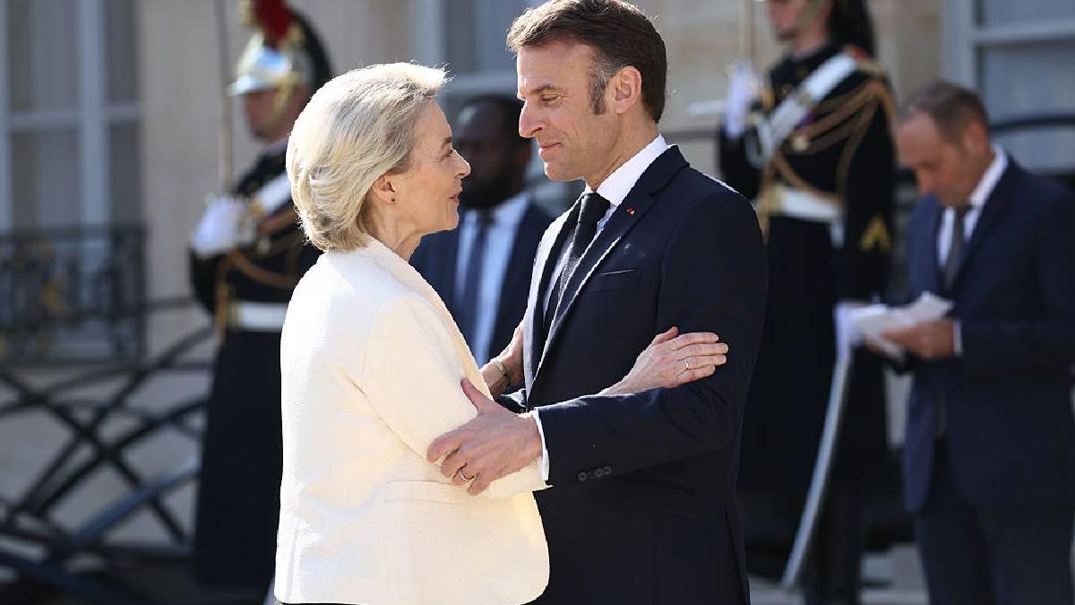 Ursula von der Leyen investigata pentru stergerea unui mesaj de la Macron