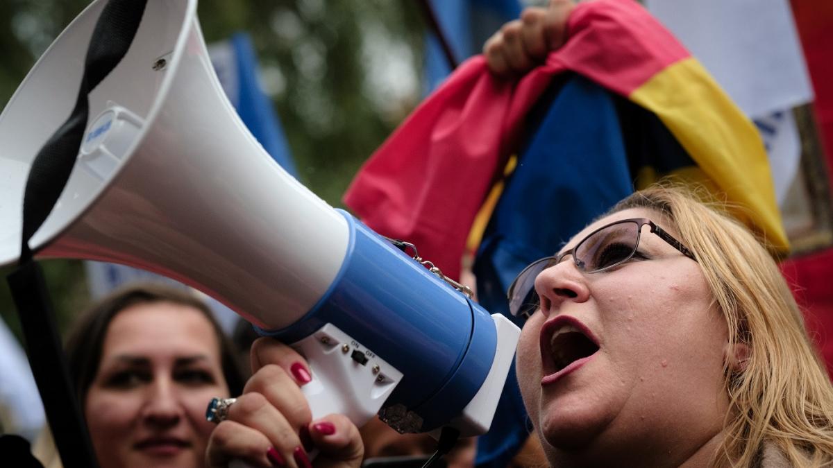 Diana Sosoaca acuzata de 11 infractiunii spune ca Romania devine dictatura