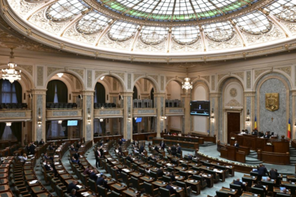 Legea majoratului online adoptata acces interzis minorilor