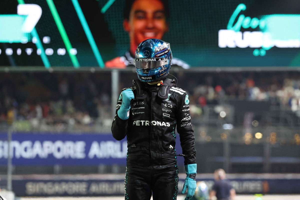 Russell aduce Mercedes pe primul loc in Singapore