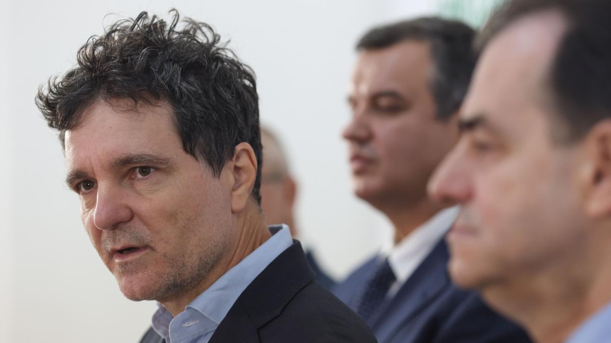 Surse Nicuser Dan isi aduce echipa la Cotroceni
