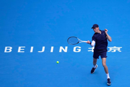 Tracker de Tenis Finala Beijing Sinner vs Tien Swiatek vs Navarro