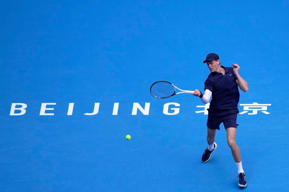 Tracker de Tenis Finala Beijing Sinner vs Tien Swiatek vs Navarro