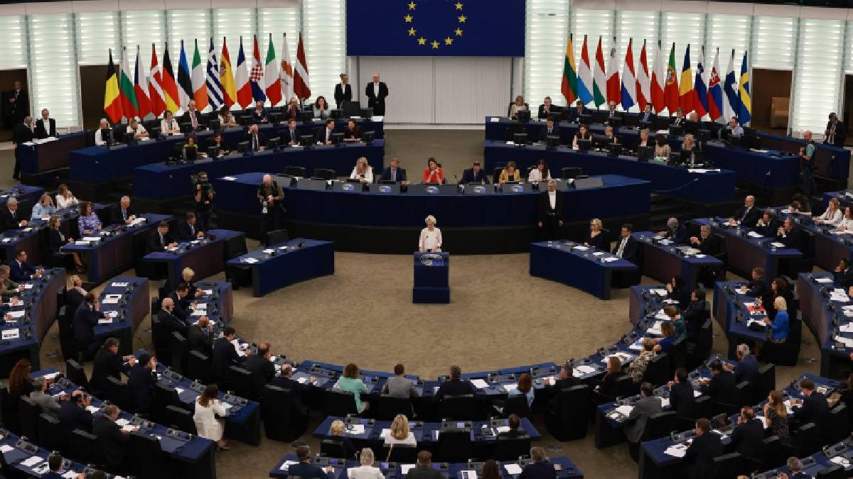 UE analizeaza un nou plan de restrictioanre a diplomatiilor rusi