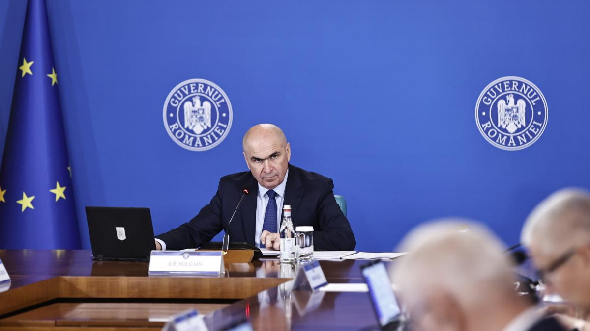 Bolojan isi contrazice ministrul Cumulul pensiei cu salariul interzis doar specialilor