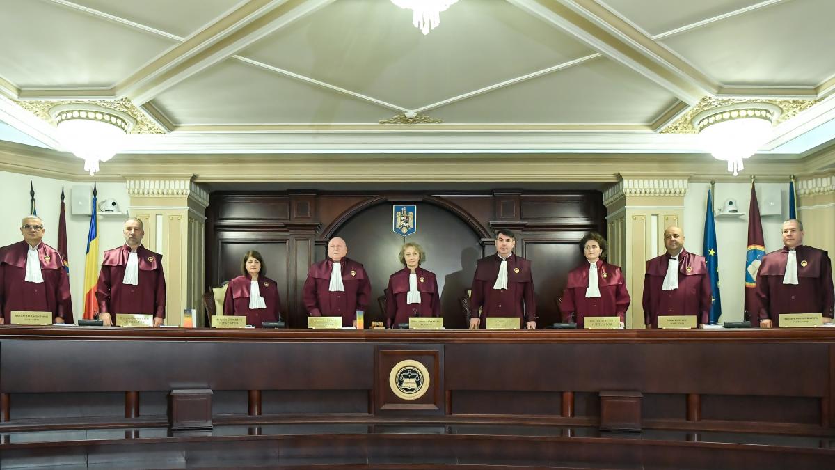 CCR discuta sesizarile ICCJ si AUR privind pensiile