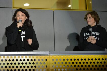 Carmen Uscatu Presiuni pentru a nu vorbi public