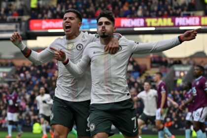 Chelsea invinge Burnley si urca pe locul 2