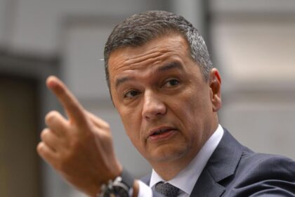 Cine poate scapa de interzicerea pensiei si salariului