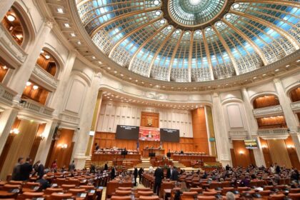 Functionarii publici au restrictii noi la angajare