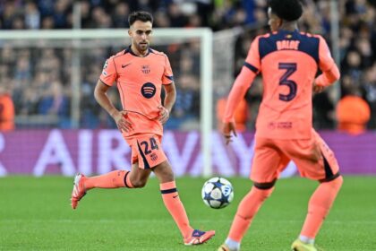 Fundasul de la FC Barcelona joaca cu masca dupa fractura de nas