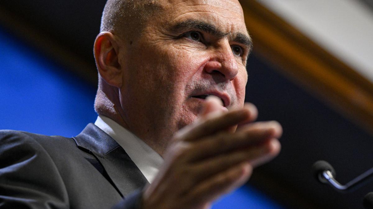 Ilie Bolojan nu l demite pe Mosteanus scandal CV