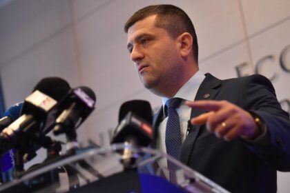 Miruta despre gunoaie langa Fabrica Fagaras Am trimis Controlul