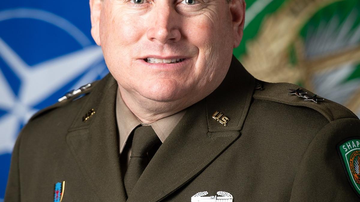 Nicusor Dan a decorat un general american