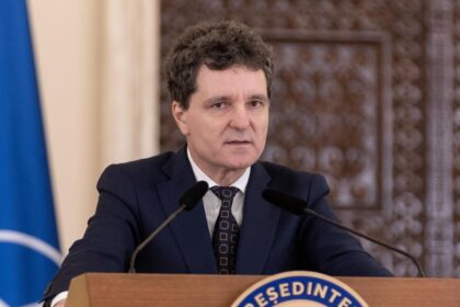 Nicusor Dan a reexaminat legea noilor taxe consulare