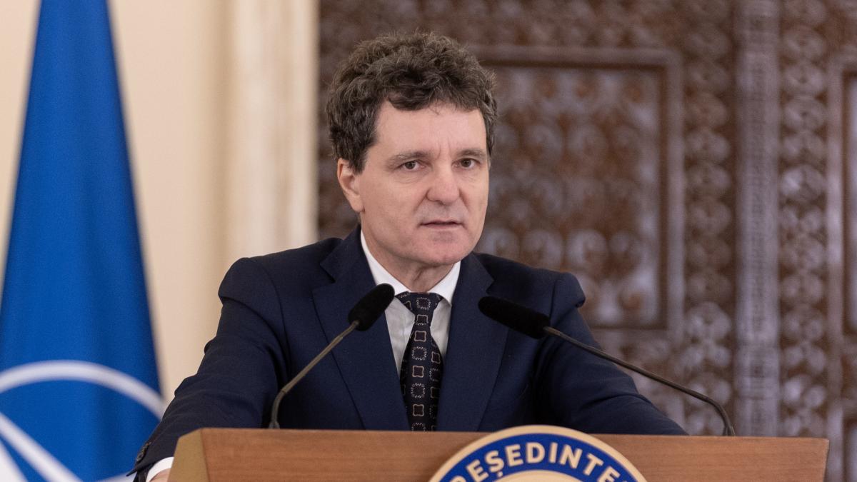 Nicusor Dan a reexaminat legea noilor taxe consulare