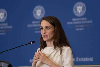 Oana Toiu Reducerea salariilor in MAE nu e realist