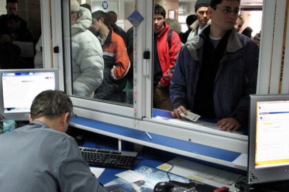 Soferii pot inmatricula masinile online fara ghiseu