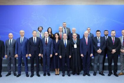 Sosoca s a pozat cu Medvedev la Soci