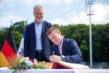 Toni Kroos va primi medalie importanta din Germania