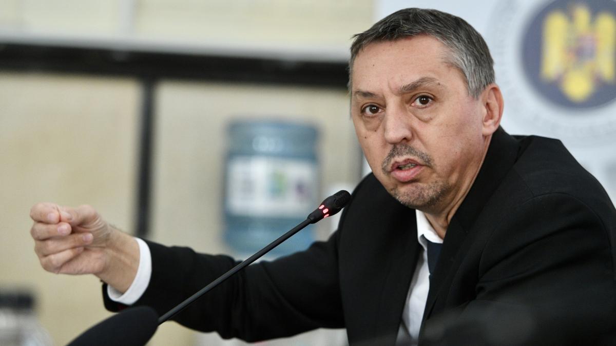 ministrul david despre profesorii cu pensie si salariu