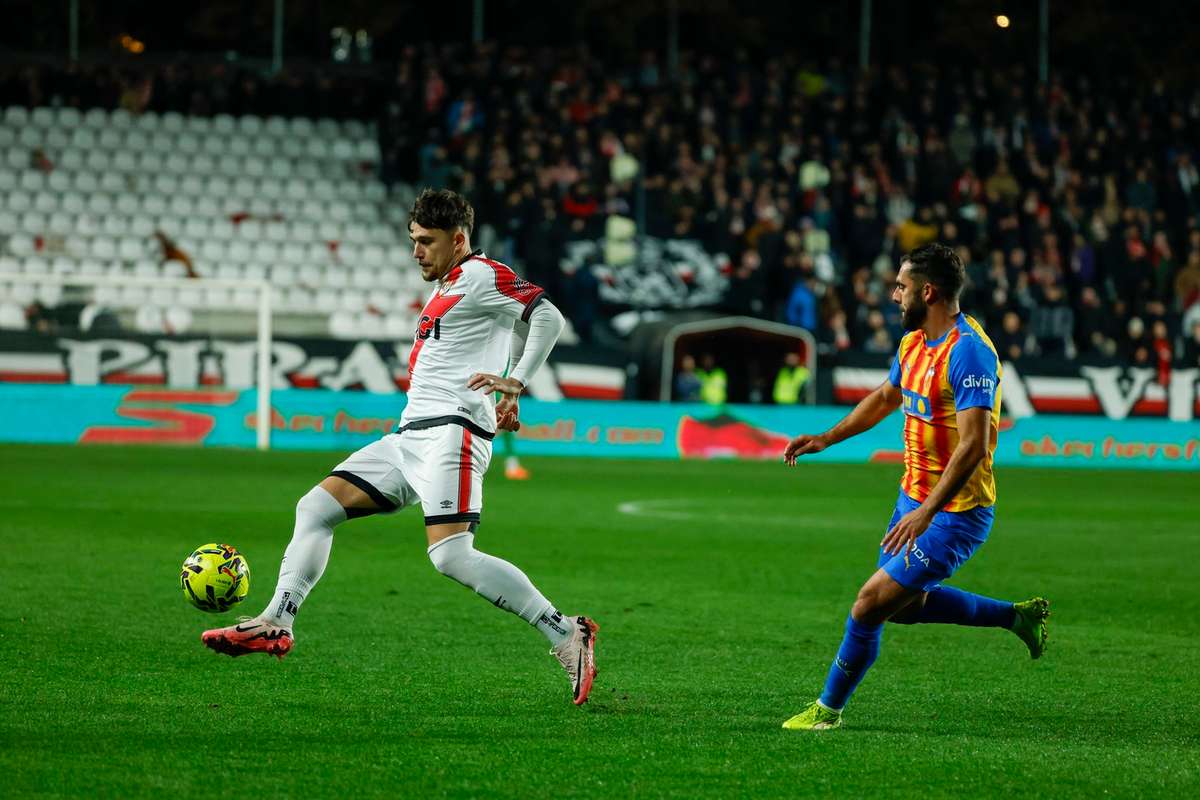 Andrei Ratiu cel mai bun jucator contra Valenciei