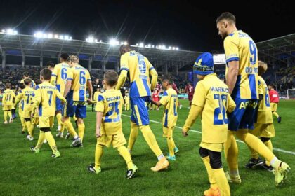 LIVE Petrolul Metaloglobus cele mai slabe echipe