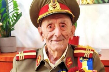 Nic Sor Dan a decorat veteranul Ion Vasile Banu