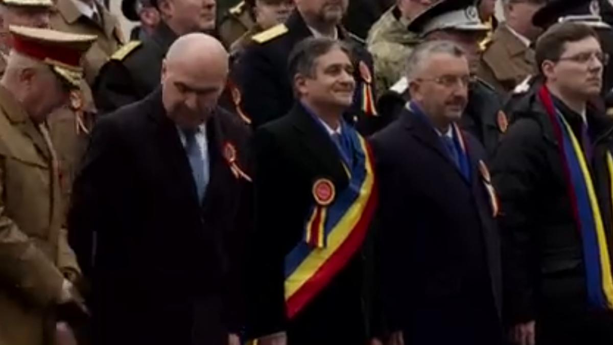 Scandal dupa huiduielile suveranistilor la imn in Alba Iulia
