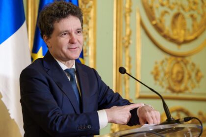 De ce Nicusor Dan nu participa la Davos Consilier prezidential Mesajul este nu calatoresc fara un scop