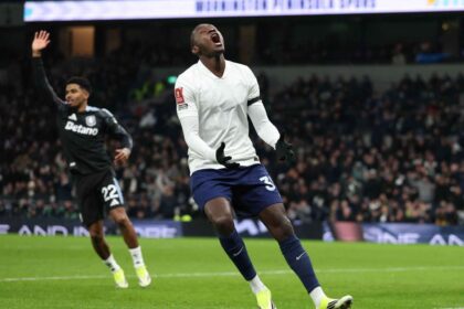 Doi jucatori de la Tottenham au fost implicati intr un accident rutier
