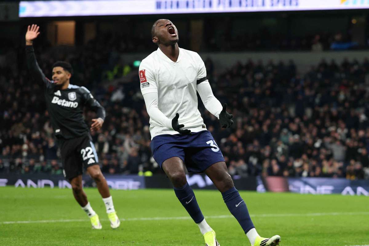Doi jucatori de la Tottenham au fost implicati intr un accident rutier