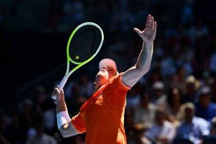 Esesul anului la Australian Open A incerbat sa lovesca din voleu dar nu a reusit sa atinga mingea