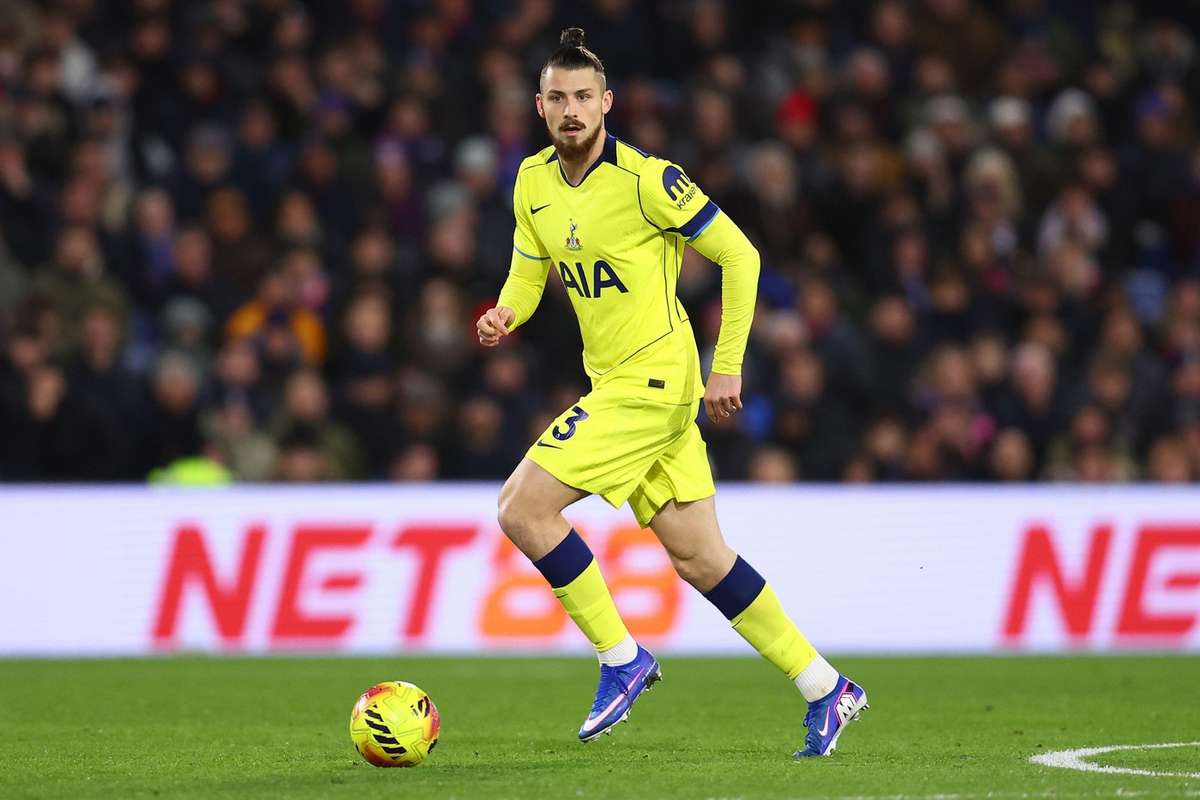 Giantul din Serie A a lansat o oferta pentru Radu Dragusin