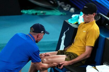 Jocurile de la Australian Open suspendate temporar din cauza caldurii extreme Jannik Sinner in dificultate