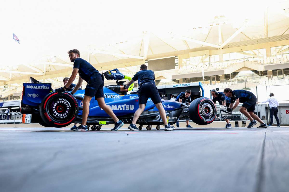 Lovitura pentru Carlos Sainz Williams renunta la testele F1 de la Barcelona
