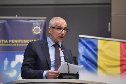 Marinescu anunta achizitia a 6000 de bratari electronice pentru detinutii care beneficiaza de permisii