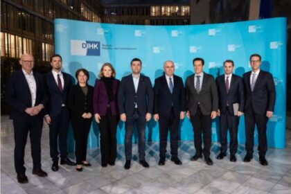 Ministrul Radu Miruta a purtat blugi in timpul vizitei oficiale a premierului Ilie Bolojan in Germania A venit dupa comentariile despre Ceausescu
