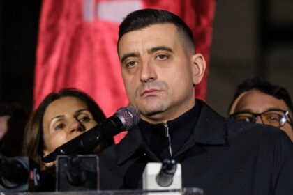 Rabinul Andrew Baker Partidul antisemit AUR se apropie de Washington Nu le permiteti sa se infiltreze