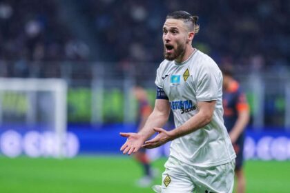 Rezolvat Proprietarul FCSB anunta transferul unui fotbalist
